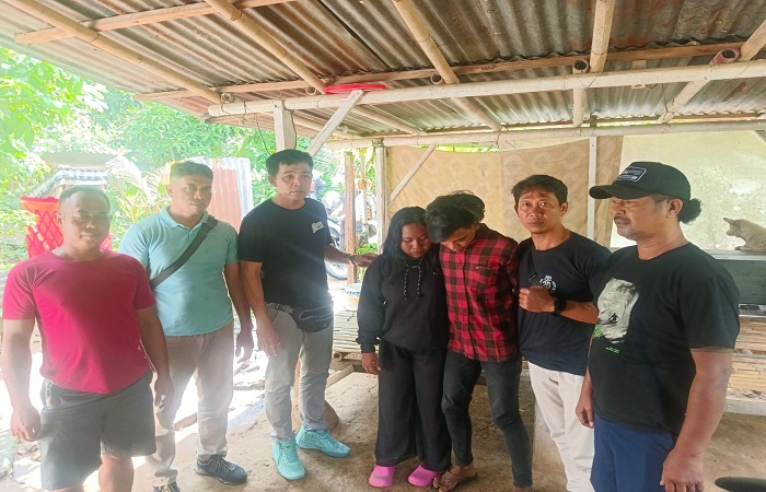 LS ditemukan polisi, setelah dilaporkan orang tuanya karena pergi tanpa pamit dari rumah. Tiga hari menghilang, ia ditemukan bersama pacarnya di wilayah berbeda.