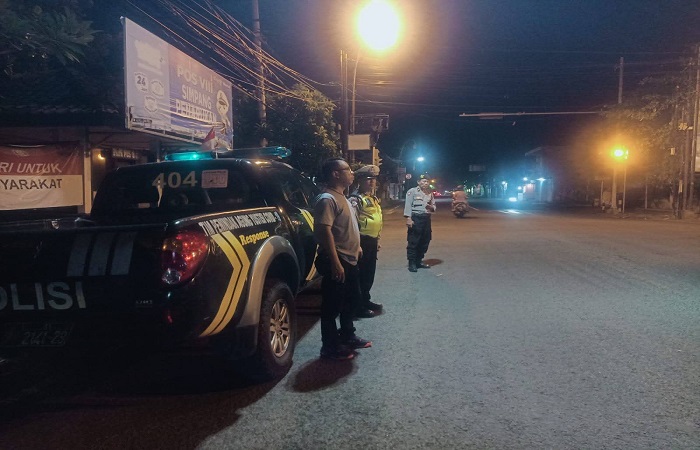 Patroli digencarkan Polsek Singaraja di wilayah Kota Singaraja guna menjaga kondisi dan situasi di masyarakat tetap aman dan kondusif.