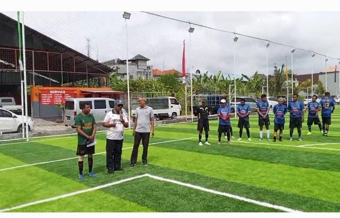 Pembukaan Turnamen Mini Soccer di Lapangan Sentosa Soccer Field, Jalan Rajin 2, Banjar Anyar, Kecamatan Kediri, Tabanan, Bali.