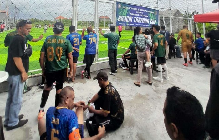 Pembukaan Turnamen Mini Soccer di Lapangan Sentosa Soccer Field, Jalan Rajin 2, Banjar Anyar, Kecamatan Kediri, Tabanan, Bali.