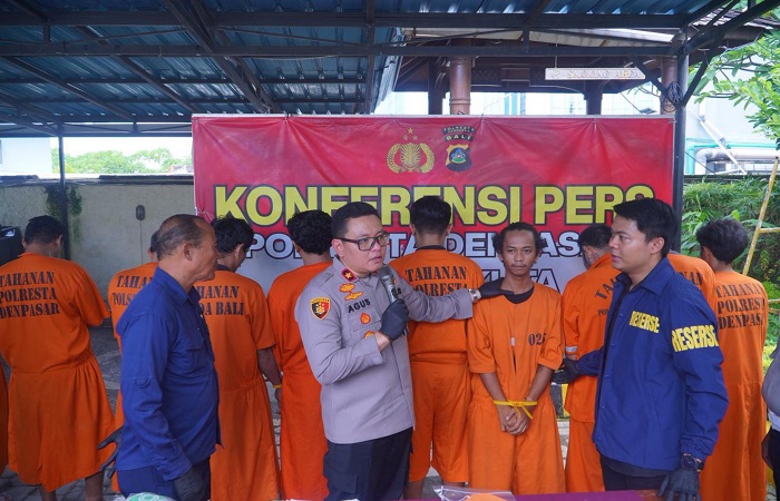 Polisi mengangkap tujuh pelaku kejahatan di kawasan Kuta, Badung.