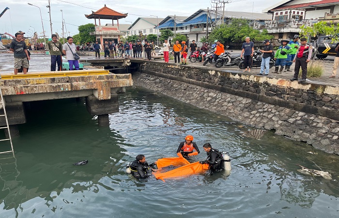 ABK bernama Denis Muldini, 27, ditemukan tewas setelah terjatuh dari kapal di Pelabuhan Benoa.
