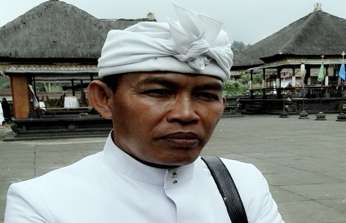 Bendesa Adat Besakih, Jro Mangku Widiartha.