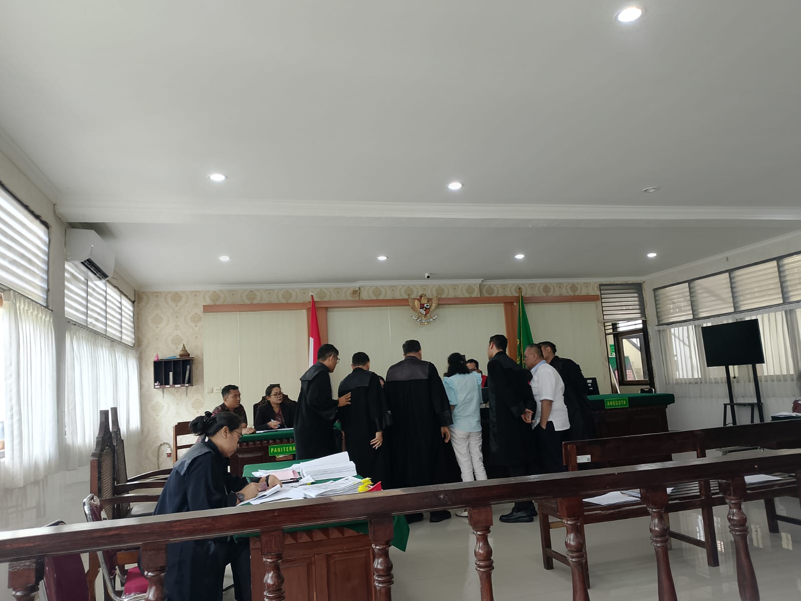 Sidang Lanjutan Togar Situmorang, Sambil Menangis Korban Ungkap Rangkaian Kebohongan hingga Ditipu Rp 1,8 Miliar.