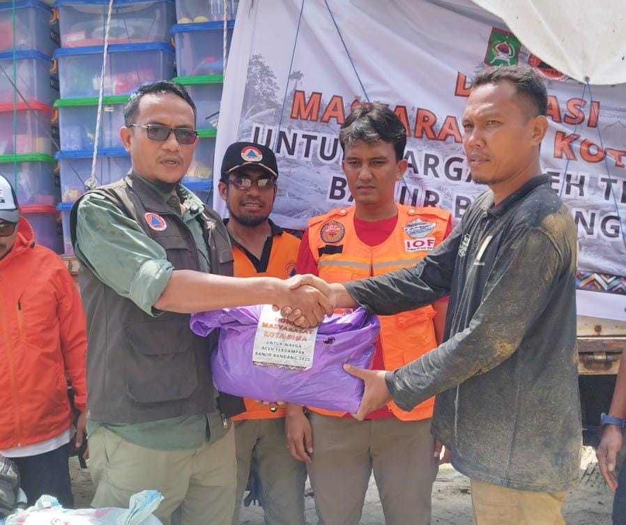 Donasi kemanusian Bima Peduli Aceh, diantar langsung oleh Kalak BPBD Kota Bima.