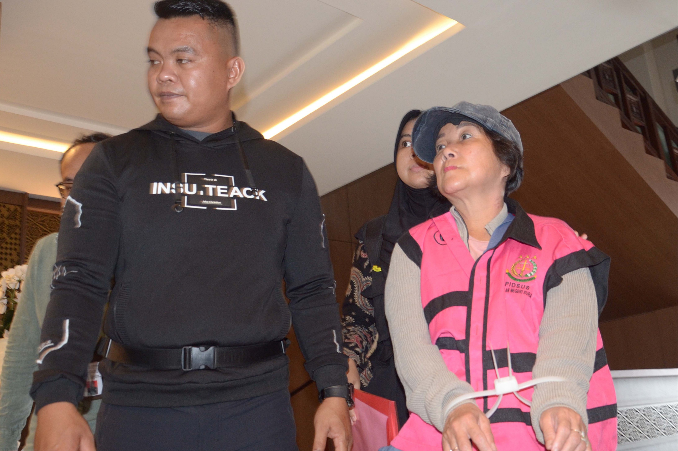 Pelarian Mila Indriani Notowibowo berakhir di lingkungan Banjar Sari Batu, Desa Kayuambua, Kecamatan Susut, Kabupaten Bangli.