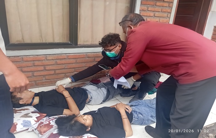 Jenazah dua sejoli yang mengakhiri hidup di sebuah kamar kos di wilayah Desa Pancasari, Kecamatan Sukasada, Kabupaten Buleleng.