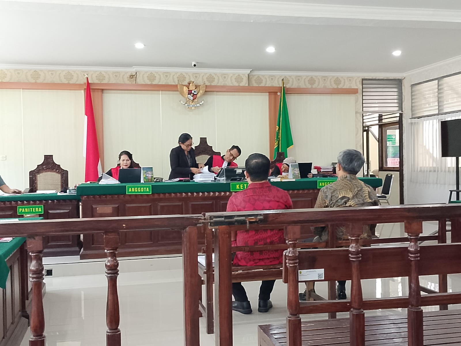 Sidang kasus dugaan penipuan senilai Rp 1,8 miliar dengan terdakwa oknum pengacara yang dijuluki Panglima Hukum yakni Togar Situmorang kembali digelar di PN Denpasar, Selasa kemarin (20/1/2026).