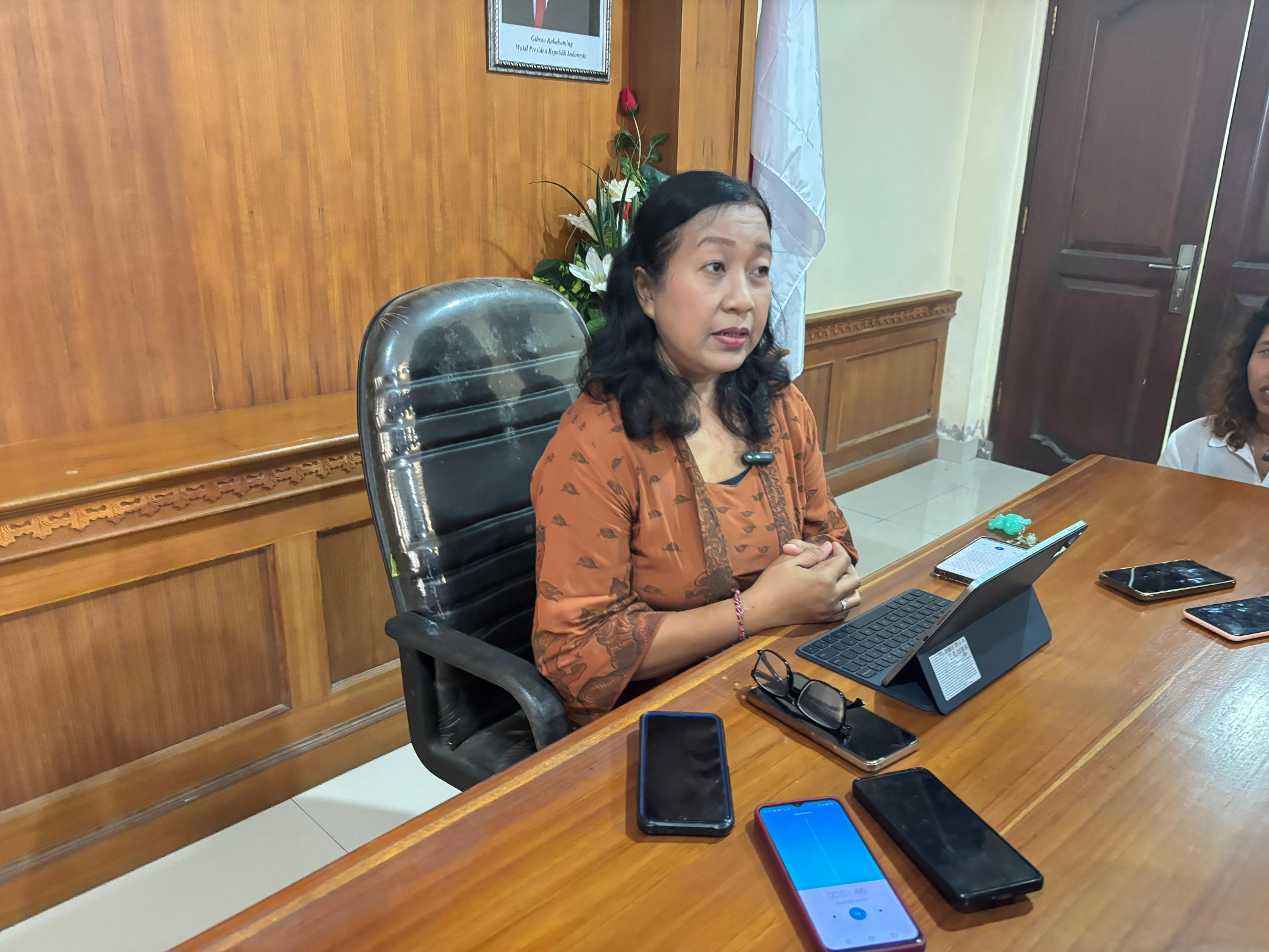 Plt Kepala Bidang Pencegahan dan Pengendalian Penyakit (P2P) Dinkes Provinsi Bali, dr. I Gusti Ayu Raka Susanti beri keterangan terkait virus Nipah.