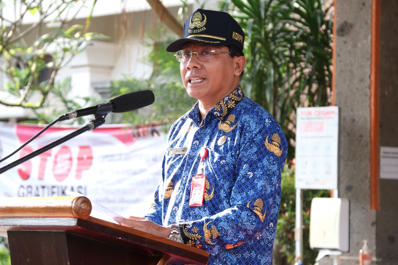 Sekda Tabanan, I Gede Susila meminta ribuan pegawai pemerintah dengan perjanjian kerja (PPPK) paruh waktu bersabar. Gaji mereka belum dicairkan.