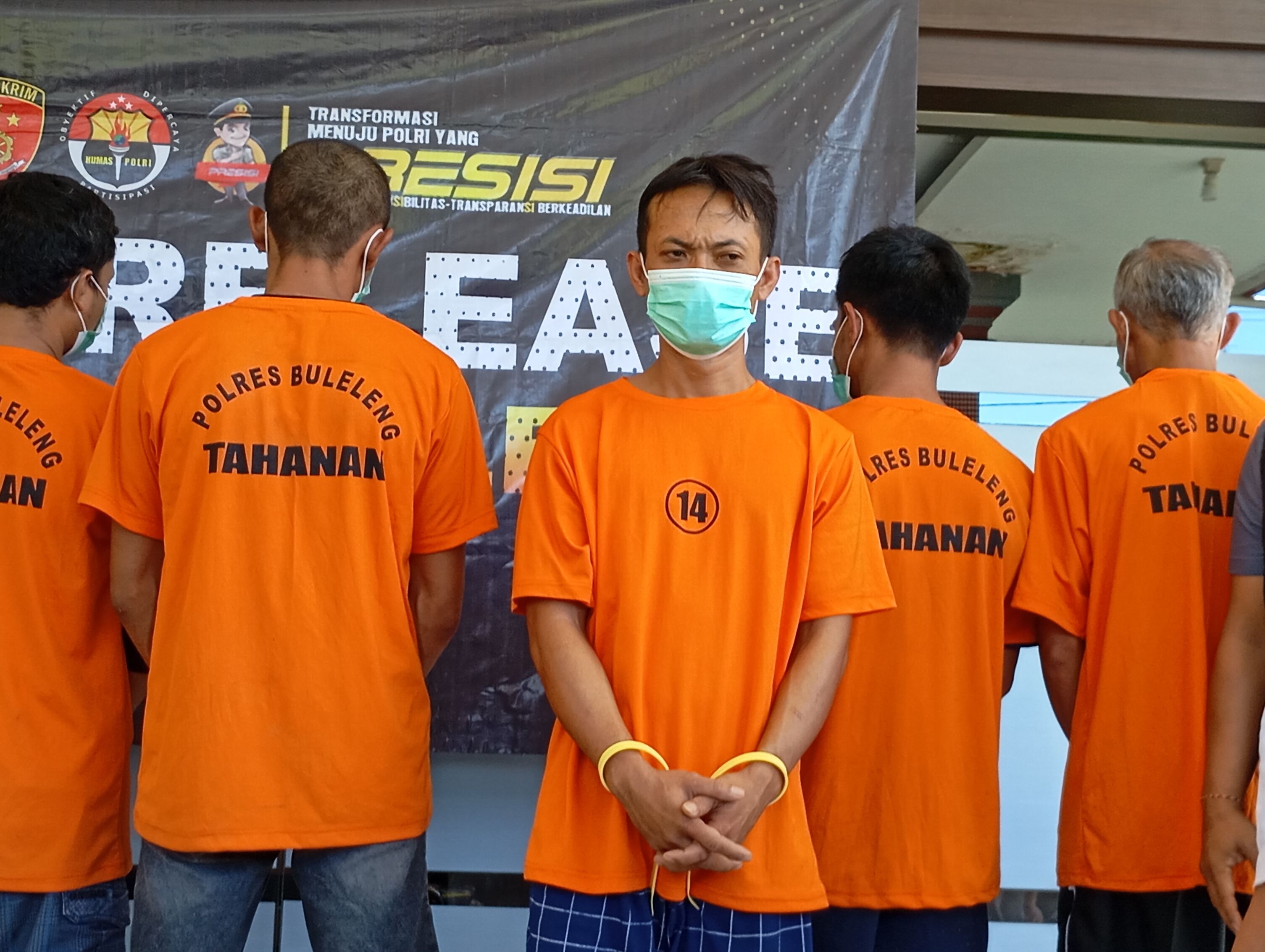 Budi Ariyo Utomo alias Hari, supplier sabu jalur Banyuwangi-Singaraja, saat rilis pers di Mapolres Buleleng.