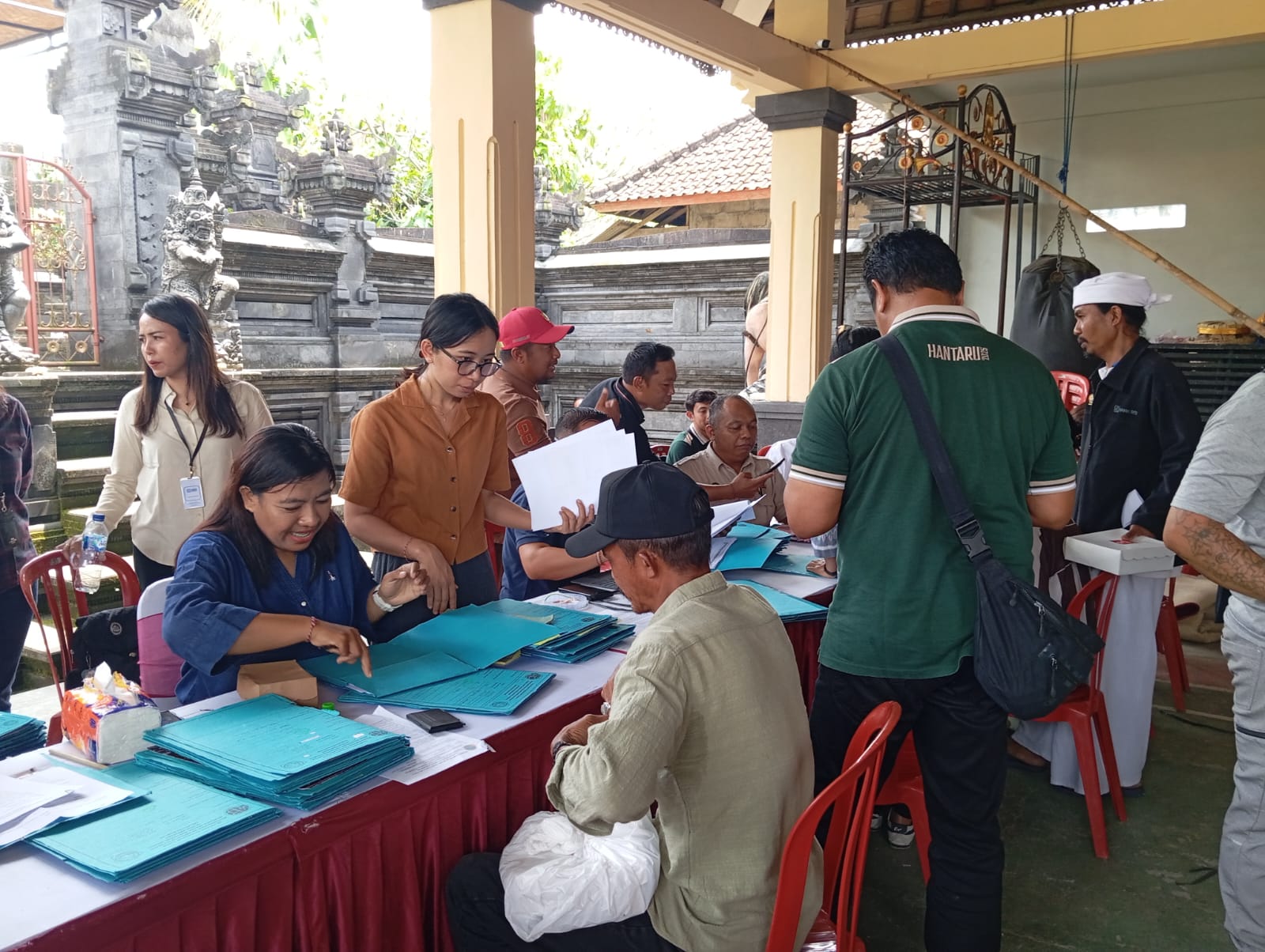 Pemerintah dan pemilik lahan untuk GOR Bakbakan bertemu membahas harga lahan.