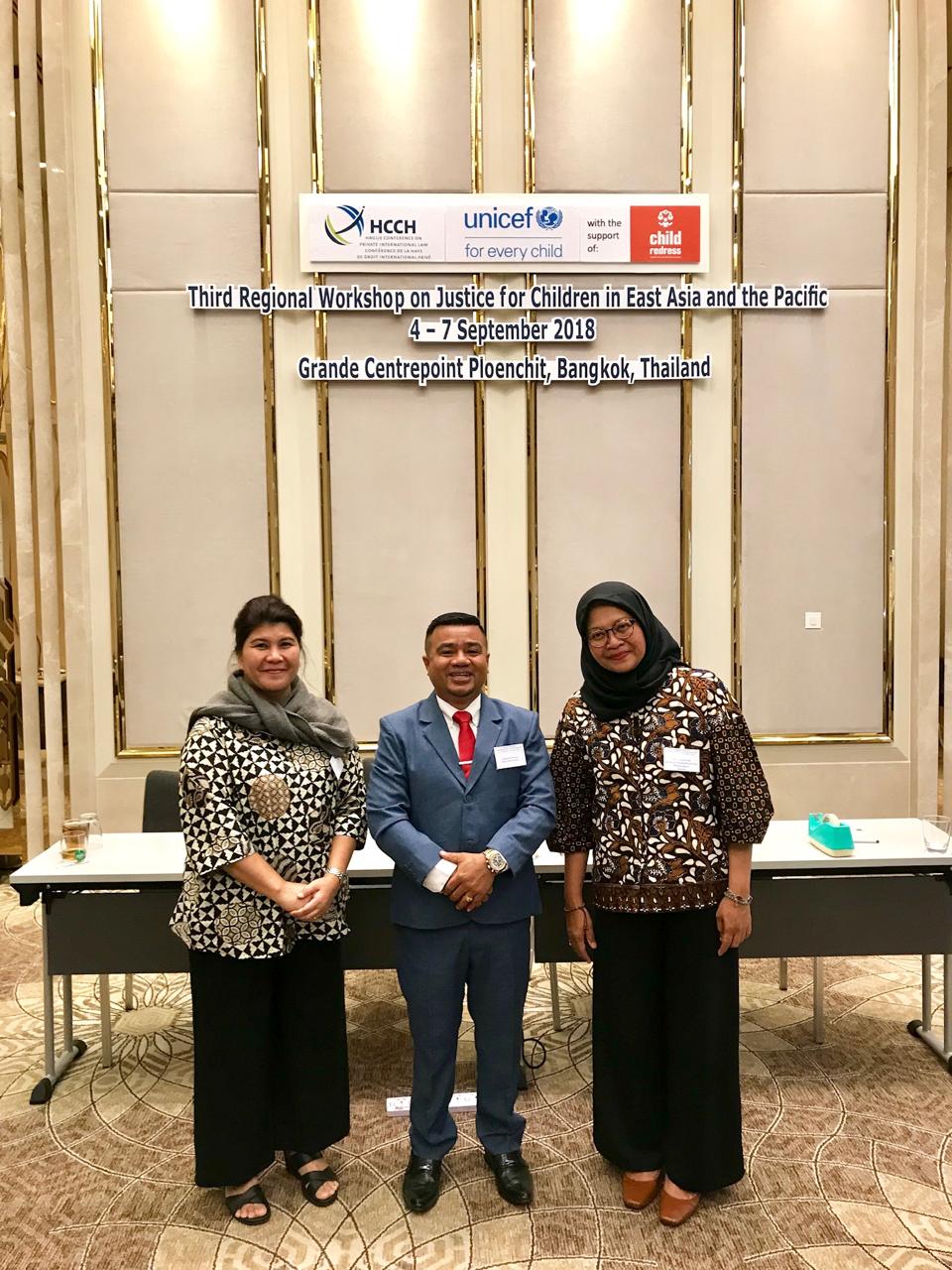 Advokat Yulius Benyamin Seran, SH (tengah) saat mengikuti kegiatan workshop internasional tentang keadilan untuk anak yang diselenggarakan oleh Unicef PBB di Bangkok, Thailand, 2018 lalu. 