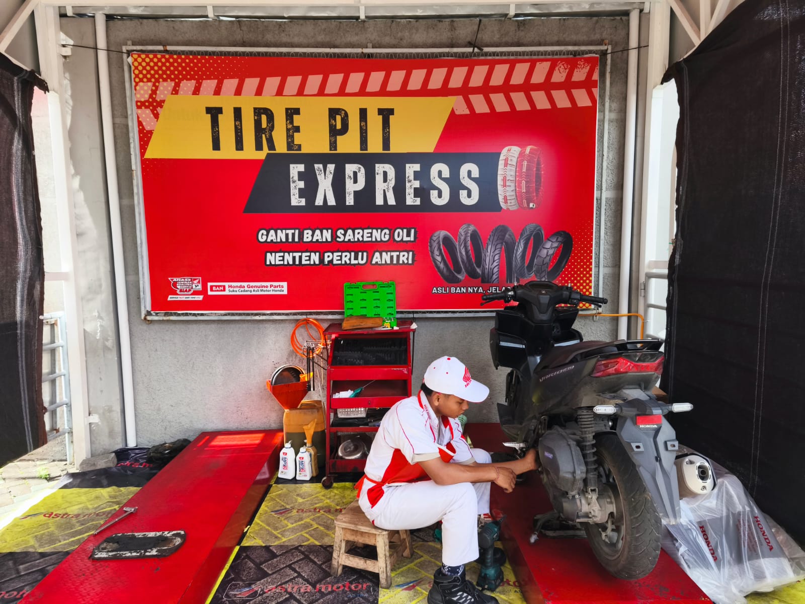 Kehadiran Honda Tire Pit Express memudahkan pelanggan di Bali. 