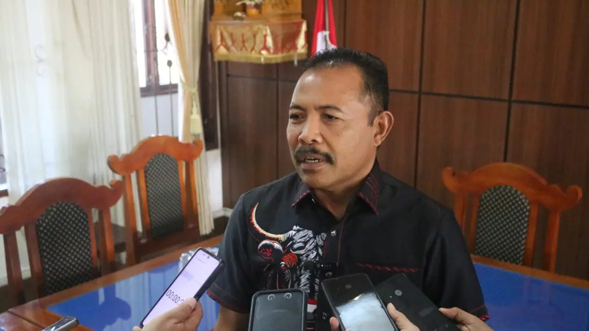 Pertemuan antara DPRD Buleleng dengan warga Desa Pegayaman terkait masalah ganti rugi lahan shortcut 9-10 yang dinilai tidak sesuai harga pasar. (Foto DPRD Buleleng) 