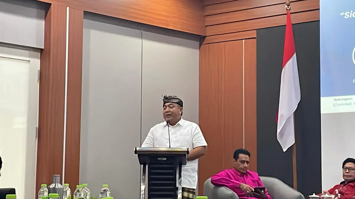 PELANGGARAN RUANG: Anggota Komisi III DPR RI I Nyoman Parta saat diskusi publik di Denpasar, Sabtu (11/4) lalu. (Foto Istimewa) 