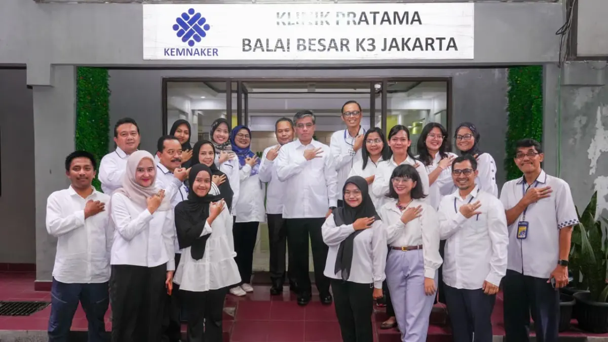 Menaker saat meninjau Balai Besar Keselamatan dan Kesehatan Kerja (BBK3) Jakarta, pada Selasa (14/4/2026) kemarin. (Foto Kemnaker) 