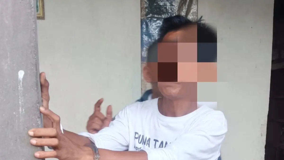 Pelaku Kadek Susila ditangkap di rumahnya, karena gagal bayar minuman dan waitress di kafe. (Foto Polres Buleleng) 
