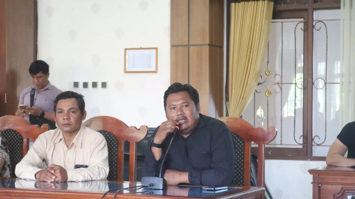 Warga Desa Pegayaman menginginkan adanya fasilitator terkait penyelesaian masalah lahan Shortcut Singaraja-Mengwitani titik 9-10. (Foto Junior) 