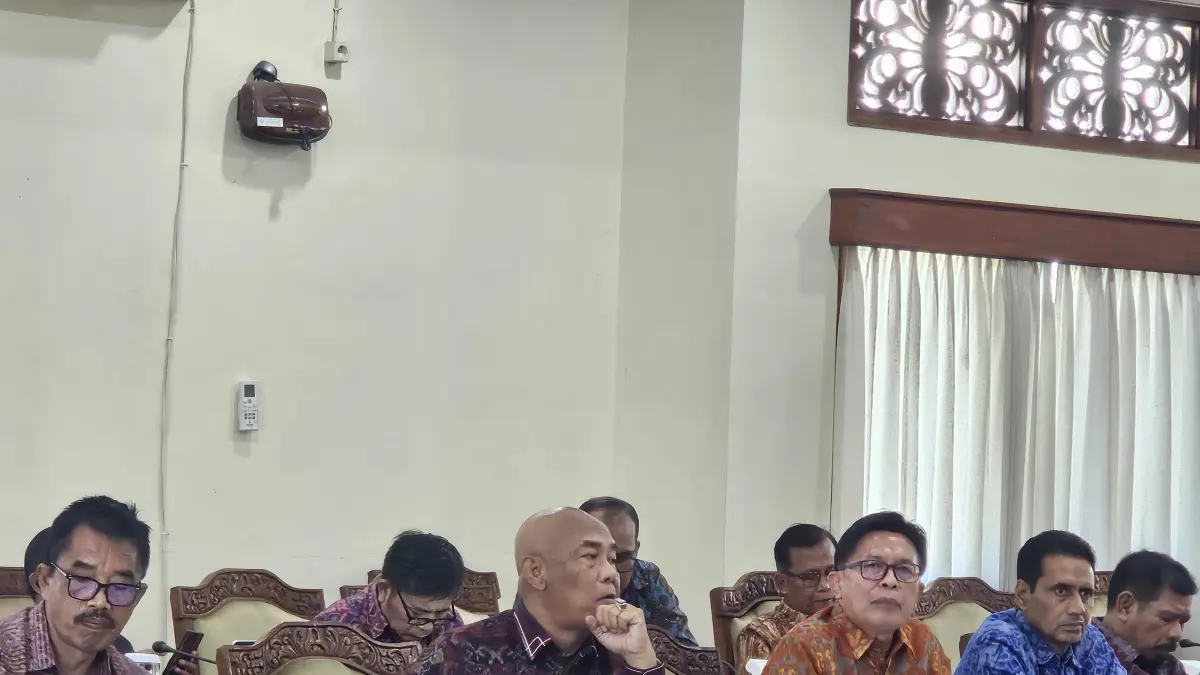 Suasana Rapat Dengar Pendapat yang digelar Pansus TRAP DPRD Bali, yang batal berlanjut karena pihak BTID dan sejumlah pejabat terkait tidak hadir memenuhi undangan. (Foto Ni Kadek Novi Febriani)&nbsp;
