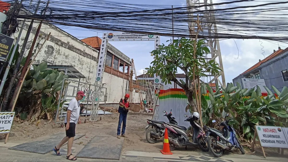 Pembangunan Museum Taman Perdamaian Bali yang berdiri di atas lahan bekas Sari Club (SC), Legian, Kuta, resmi dimulai. (Foto Adrian Suwanto) 