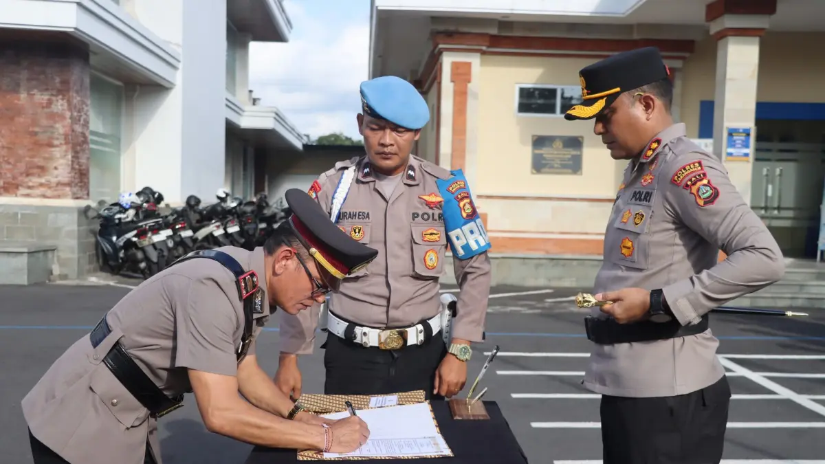 Momen serah terima jabatan sejumlah pejabat utama di lingkungan Polres Karangasem. (Istimewa)&nbsp;