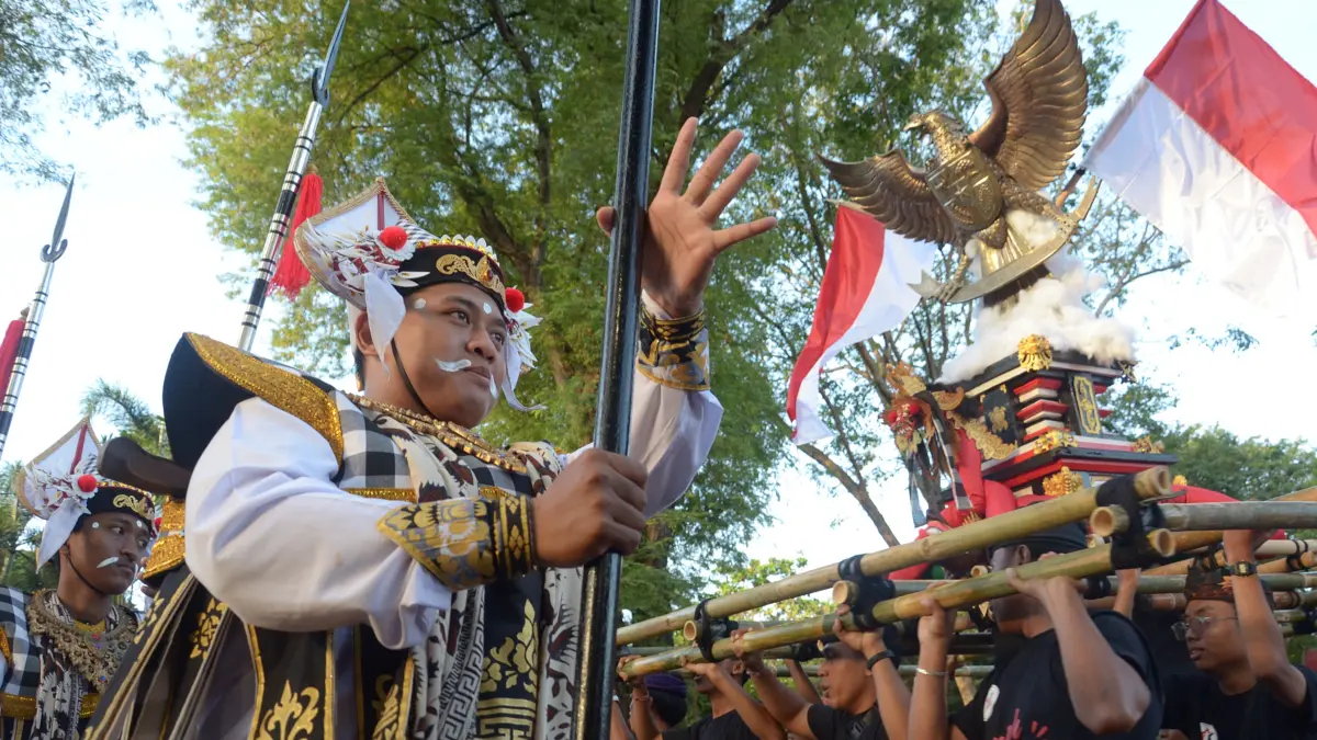 Parade yang menampilkan beragam kekayaan seni dan budaya Nusantara di Denpasar. (Foto Adrian Suwanto) 