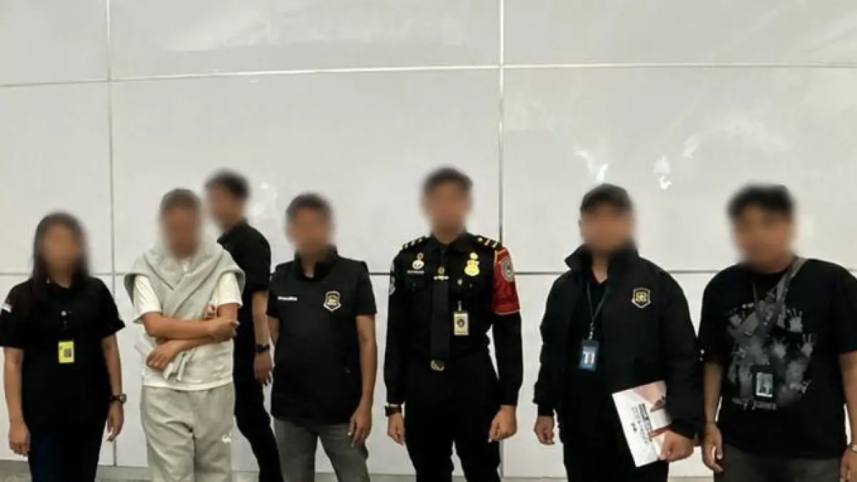 Seorang DJ warga negara asing dideportasi pada 15 Mei 2026 terkait dugaan bekerja tanpa izin dalam acara hiburan yang digelar oleh Lamine, warga negara Prancis.(Foto Humas Kanwil Imigrasi Bali) 