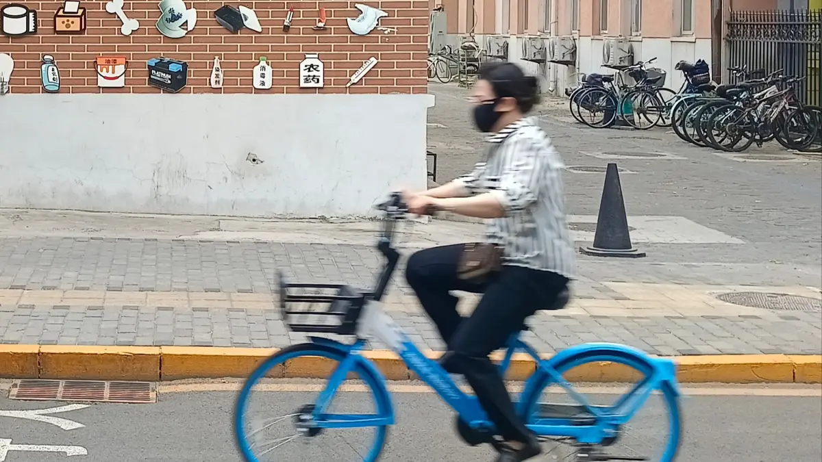 Salah satu sudut di Renmin University of China yang berisi edukasi soal pemilahan sampah. Seluruh warga kampus wajib memilah sampah sesuai kategori.( Foto Eka Prasetya)&nbsp;