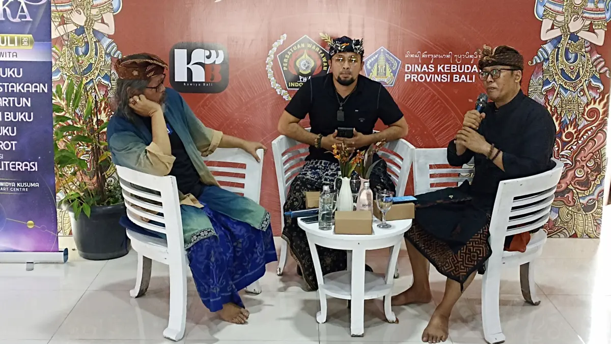 Suasana diskusi bertema peran kreativitas generasi muda dalam inovasi seni yang digelar di Pojok Media PKB XLVIII. (Foto Adrian Suwanto) 