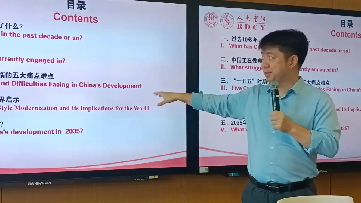 Suasana perkuliahan di Renmin University of China (RUC) yang diikuti oleh para jurnalis dari kawasan Asia Pasifik, Afrika, Eropa Tengah, dan Eropa Timur.(Foto Eka Prasetya)&nbsp;