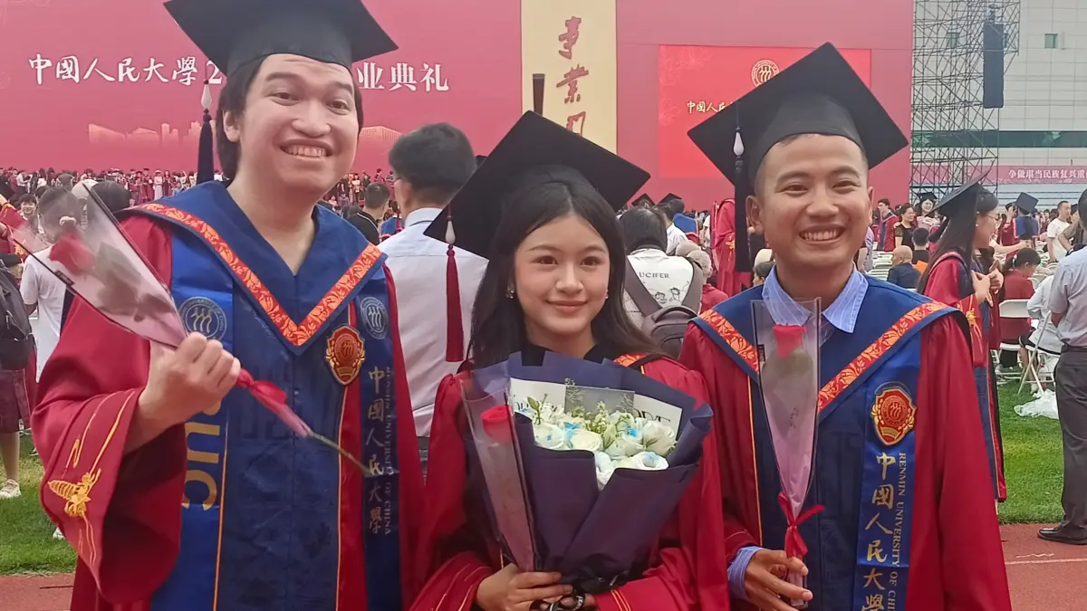 Suasana wisuda di Renmin University of China (RUC). Tahun ini ada tiga orang diaspora Indonesia yang menuntaskan pendidikannya dari kampus tersebut. (Foto Eka Prasetya)&nbsp;