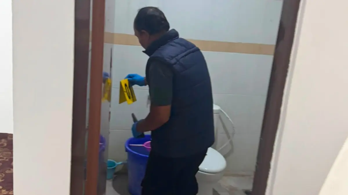 Petugas kepolisian melakukan olah Tempat Kejadian Perkara (TKP) di ruang detensi Kantor Imigrasi Kelas I Khusus TPI Ngurah Rai, Jimbaran, Badung, Jumat (10/7) lalu. (Foto Humas Kantor Imigrasi Ngurah Rai)&nbsp;

&nbsp;