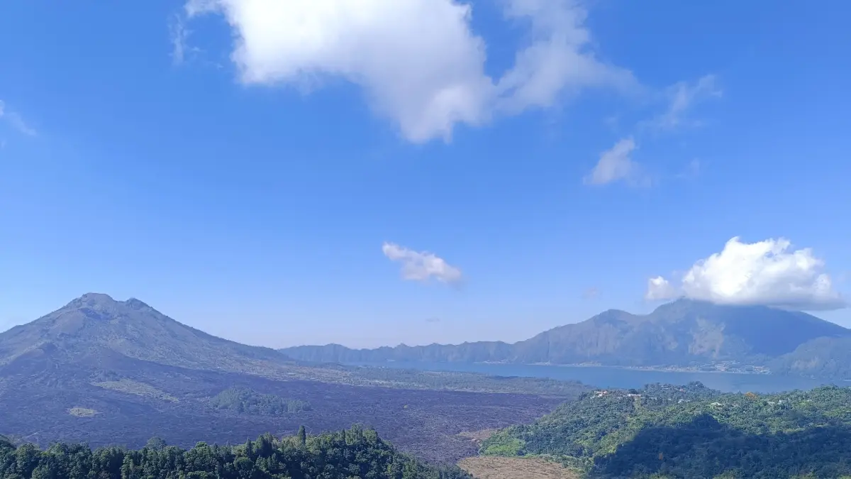 Pemandangan Gunung Batur. (Foto I Wayan Widyantara)