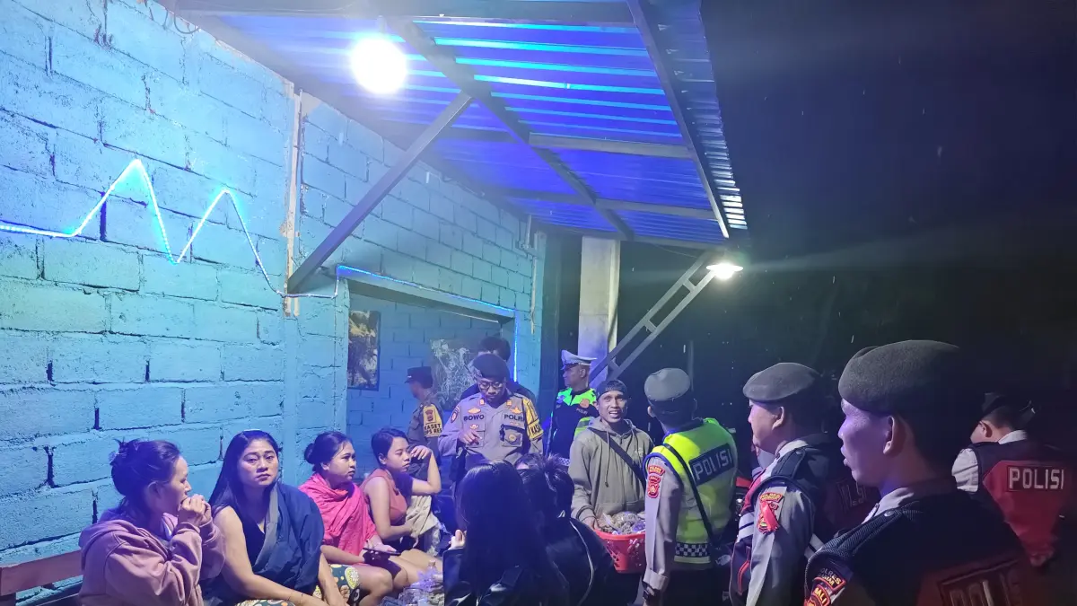 Personel kepolisian mendatangi tempat hiburan malam dalam rangka penegakan keamanan dan ketertiban.(Foto Polres Gianyar)