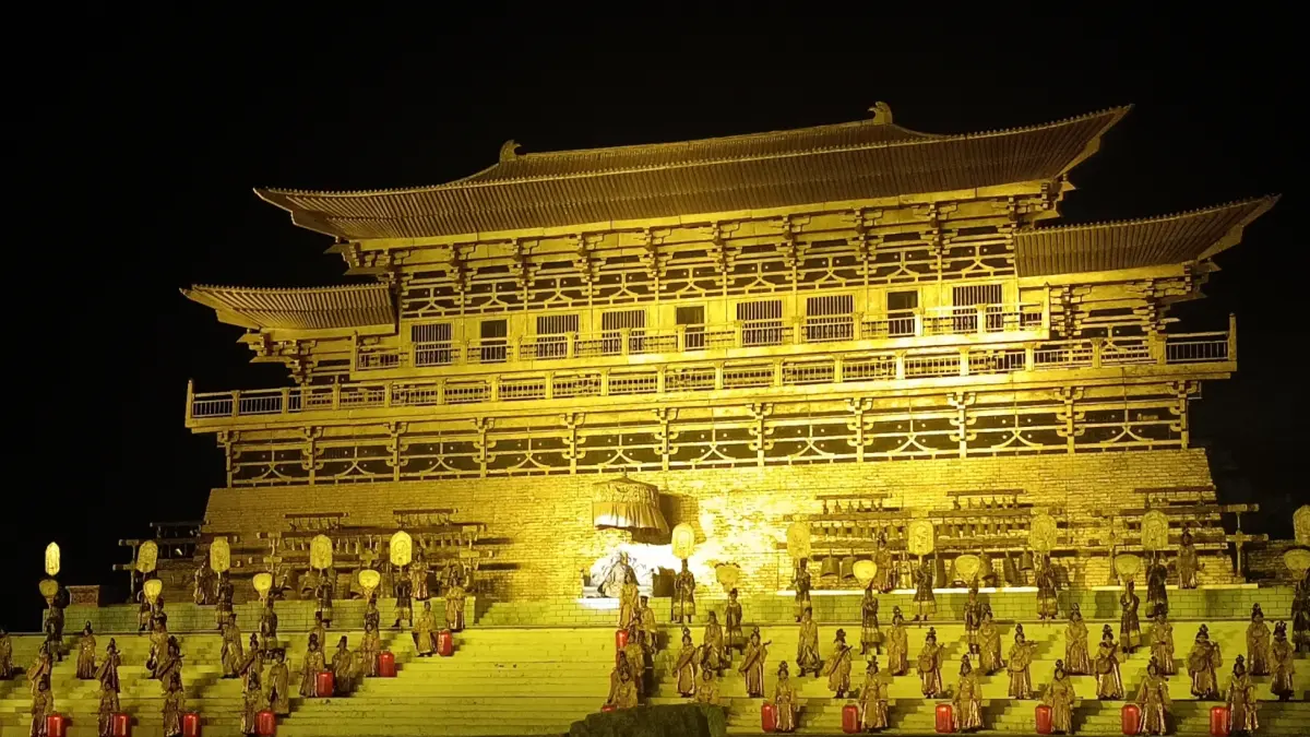 Pementasan drama “Princess Wencheng” di Lembah Cijue Lin, Provinsi Xizang (Tibet), Tiongkok. Drama epic kolosal ini melibatkan lebih dari 800 orang penari.(Foto Eka Prasetya)