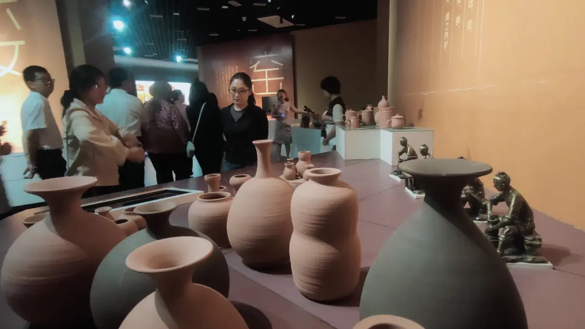 Suasana di Nixing Pottery Museum. Museum ini menyimpan berbagai tembikar dengan jejak sejarah selama lebih dari 4 abad.(Foto Eka Prasetya)