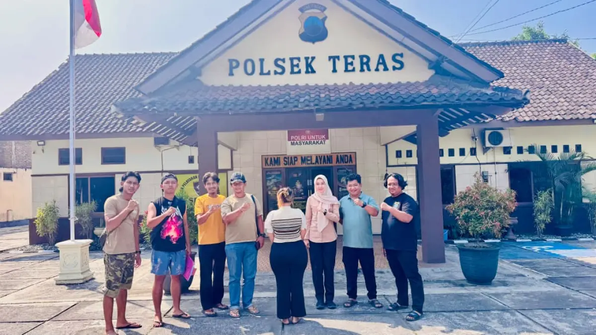 Terduga pelaku pencurian perhiasan emas berhasil diamankan.(Foto Humas Polsek Nusa Penida)