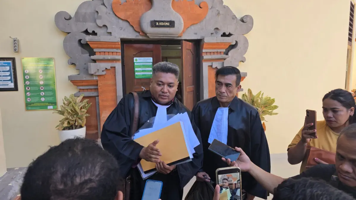 Tim kuasa hukum dari LBH PENA NTT-Bali menolak tuntutan tersebut dan memohon Majelis Hakim Pengadilan Negeri Denpasar membebaskan kliennya dari segala tuduhan saat membacakan nota pembelaan Selasa (4/8). (Istimewa)