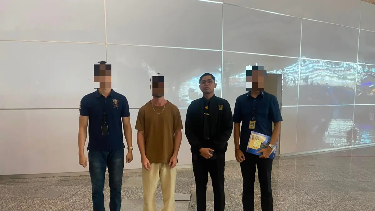 Kantor Imigrasi Ngurah Rai mendeportasi BR, warga negara Lithuania kelahiran Israel, yang terbukti menyalahgunakan izin tinggal untuk bekerja sebagai content creator berbayar dan menjalankan bisnis pemasaran digital di Bali.(Istimewa)