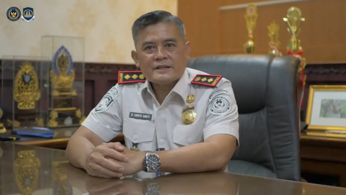 Petugas Imigrasi Denpasar melakukan pendalaman terkait informasi viral pengusiran tiga WNA di A Fitness, Sukawati, Gianyar. Dua WNA yang identitasnya telah diketahui kini masuk daftar pencarian keimigrasian. (Istimewa)