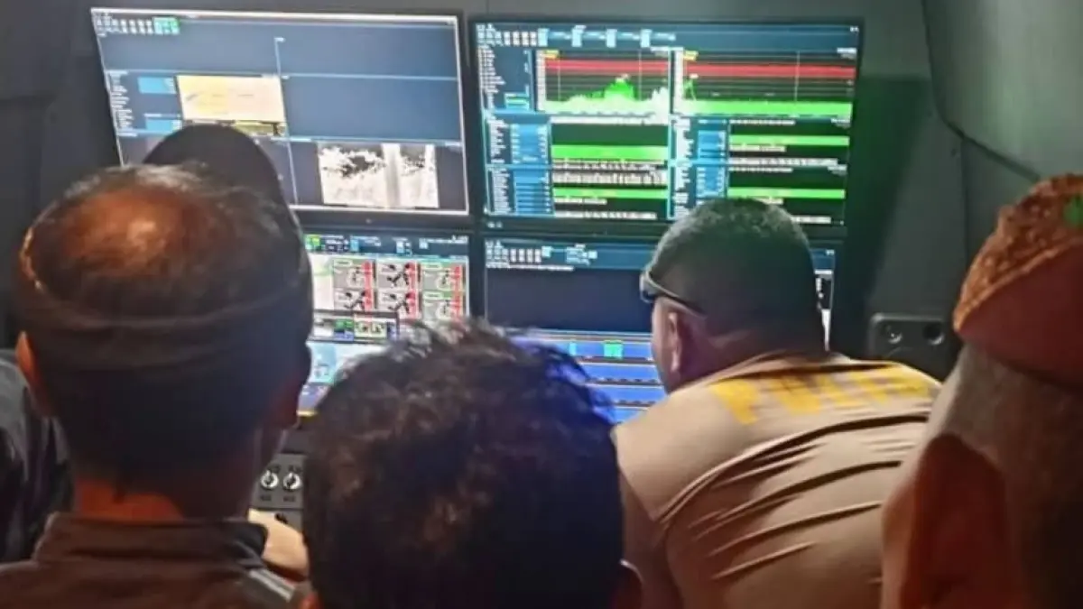 Suasana Polsek Baturiti bersama Tim Anti Drone Satbrimob Polda Bali yang melakukan penyelidikan terhadap obyek terbang malam hari menggunakan DDS (Deteksi Drone System) kemarin. (Istimewa)