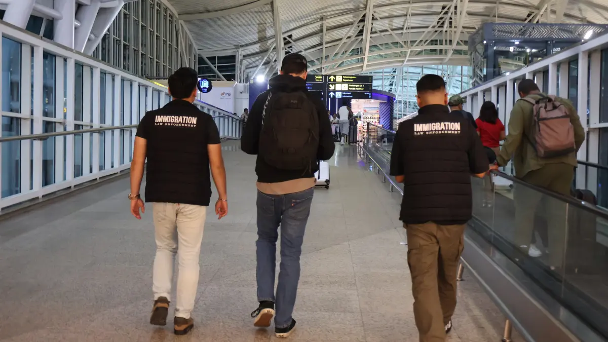 Kantor Imigrasi Ngurah Rai mendeportasi WN Australia berinisial B.A. melalui Bandara I Gusti Ngurah Rai, Selasa (8/9) kemarin.(Istimewa)
