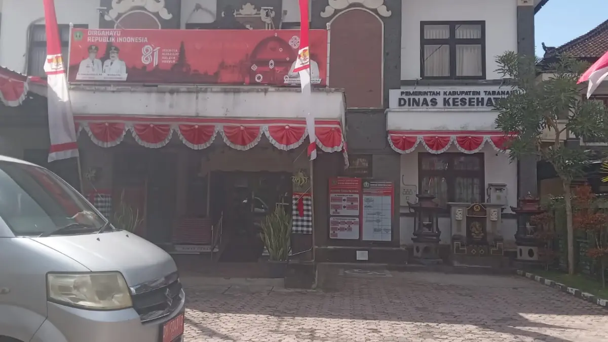 Kantor Dinas Kesehatan Tabanan setelah digeledar tim penyidik Kejari Tabanan dalam perkara dugaan korupsi BBM hingga makan dan minum. (Juliadi)