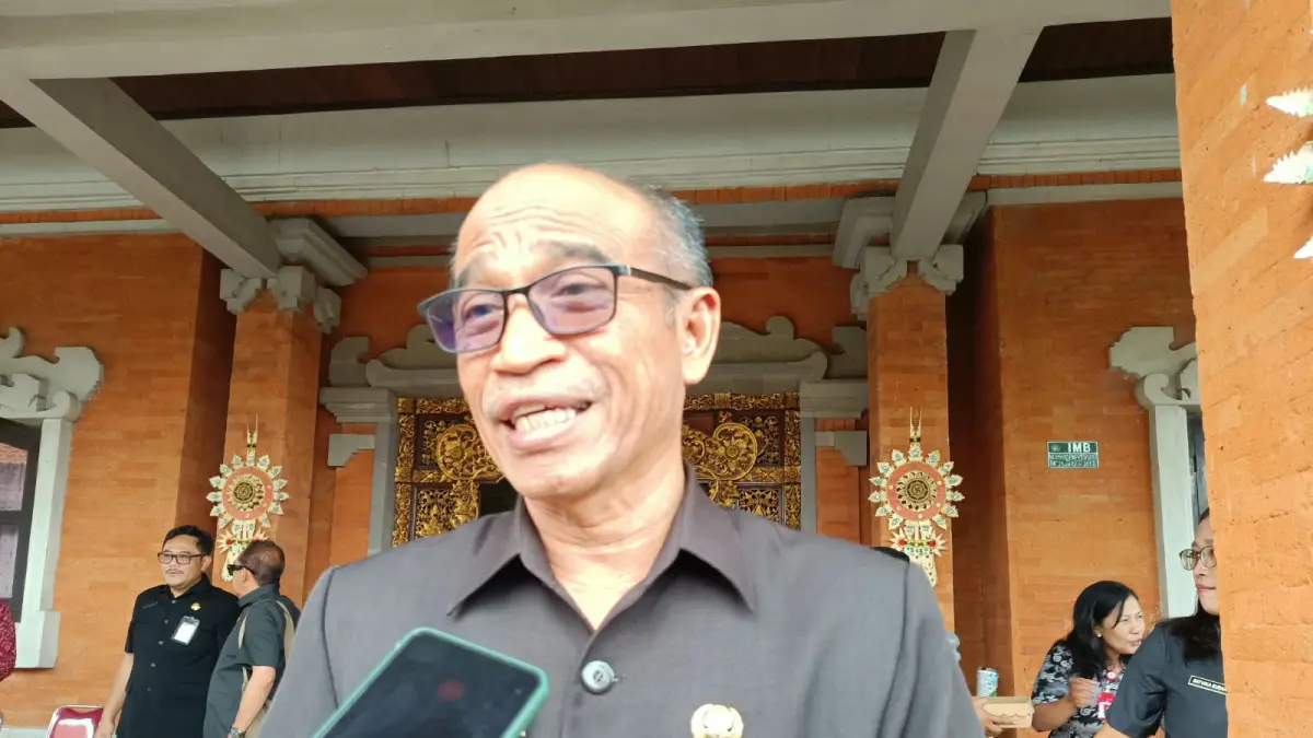 Kepala Inspektorat Tabanan, I Gusti Ngurah Supanji bicara soal kasus dugaan korupsi di Diskes Tabanan. (Juliadi)