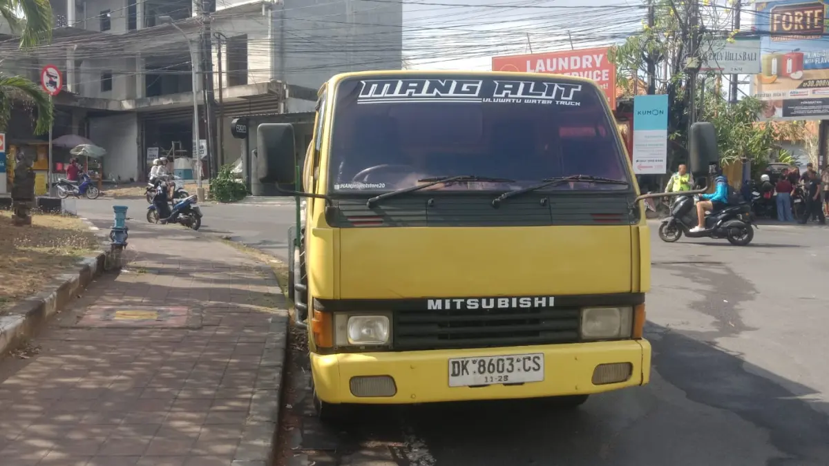 Sopir truk yang terlibat tabrakan dengan pengendara motor Vario, Nyoman Suparta Adnyana di Jimbaran. (IST)