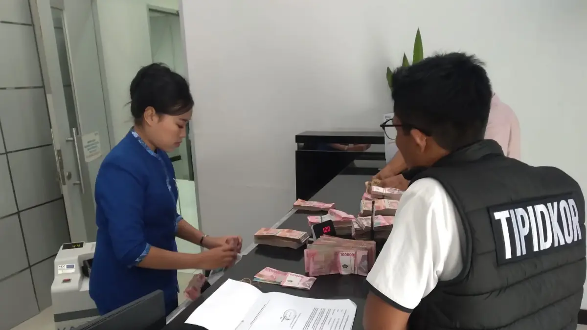 Barang bukti uang yang disita dari dugaan korupsi LPD Selulung, Bangli. (IST)