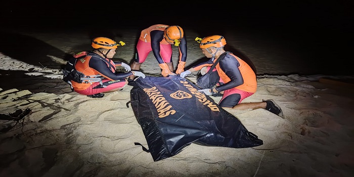 Tim SAR berhasil evakuasi WNA Spanyol yang ditemukan meninggal dunia karena terseret ombak di Pantai Nunggalan pada Minggu (11/6) kemarin.