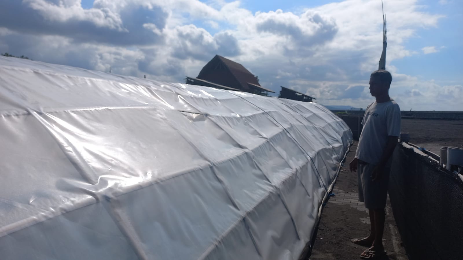 Permintaan garam tunnel Kelompok Petani Garam Sarining Segara di Desa Kusamba, Kecamatan Dawan, mengalami peningkatan.