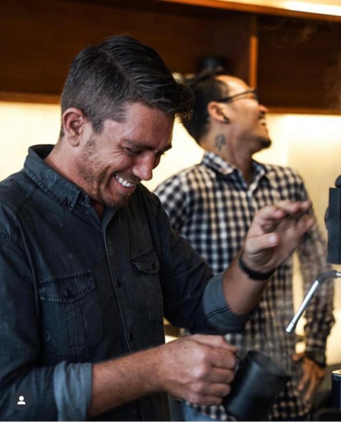 TAMPILKAN KUALITAS: Pendiri Expat.Roasters Shae Macnamara akan hadir pada World of Coffee di Athena, Yunani, 22 Juni 2023.(Expat.Roasters untuk Radar Bali)